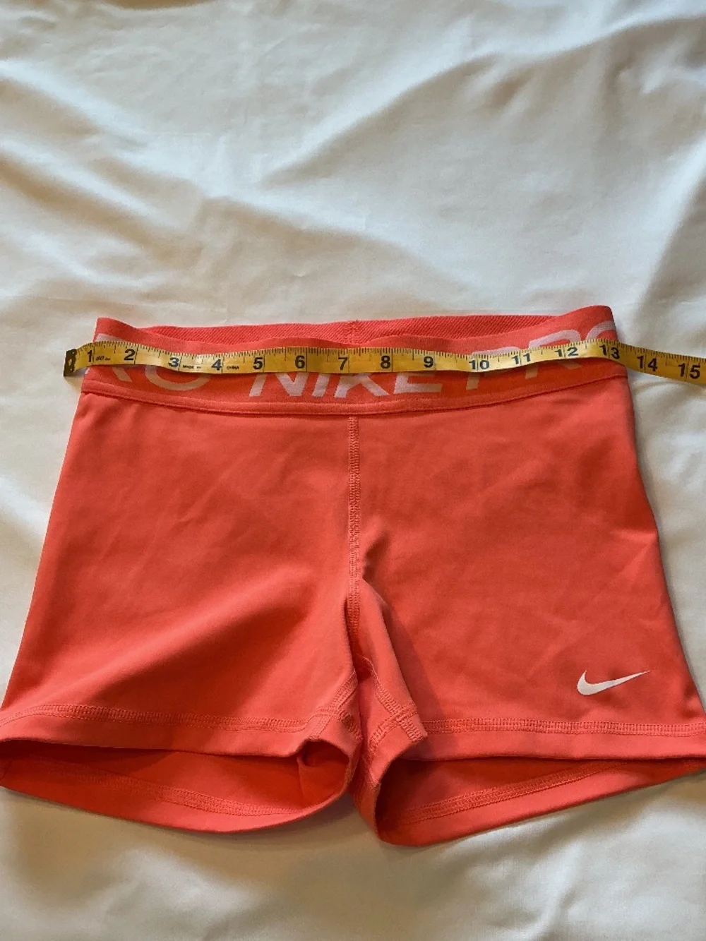 NIKE PRO SHORTS (size: small)